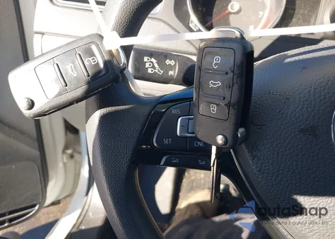 2017 Volkswagen Jetta 1.4T S z USA, uszkodzony, nr VIN 3VW167AJ7HM348225